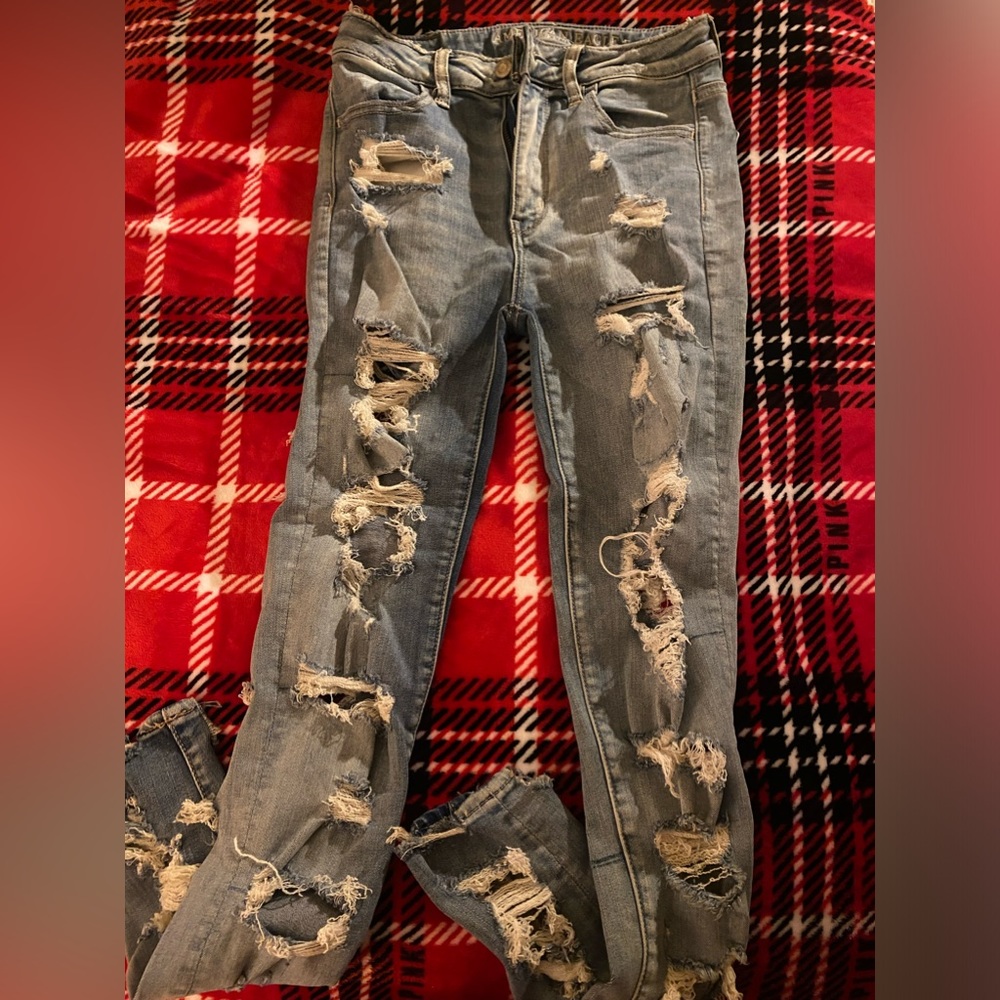 American Eagle ripped jeans size 2